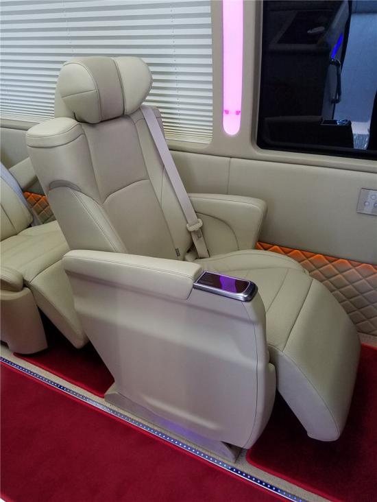 丰田考斯特精装豪华 规格高调巅峰促销