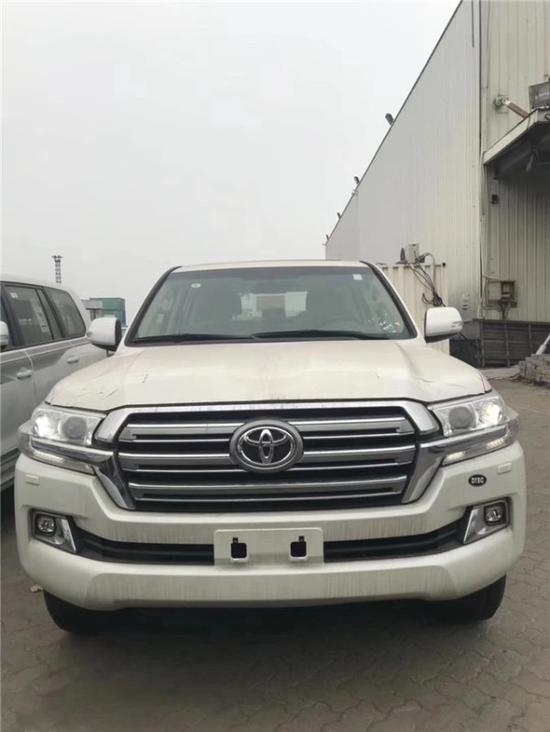 2018款丰田酷路泽4600自家游越野车首选