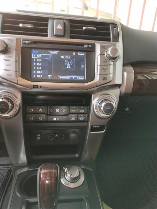 2018款丰田超霸4.0 可以适应各种路况