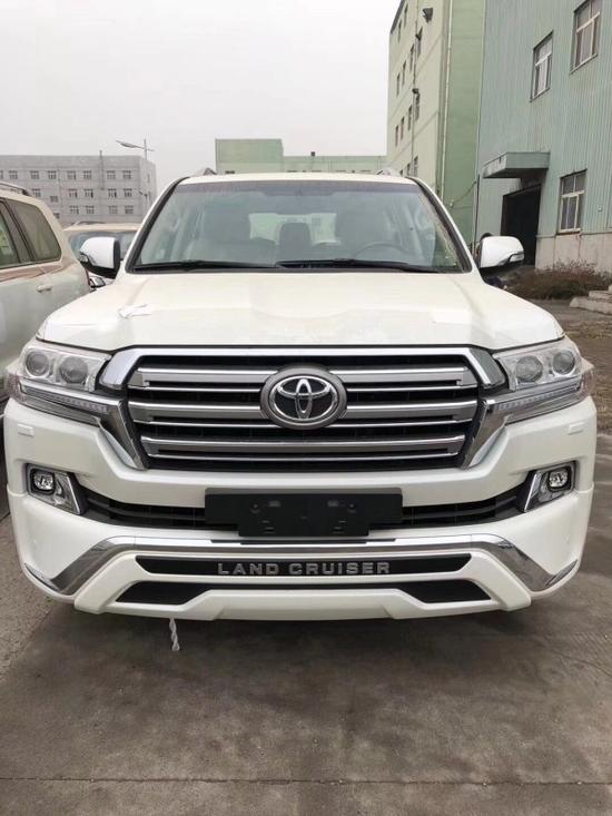 18款丰田兰德酷路泽4000陆巡GXR车型实拍