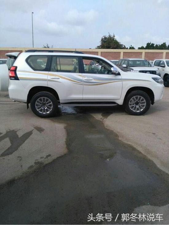 国产丰田霸道3.5L对比中东版4000详情