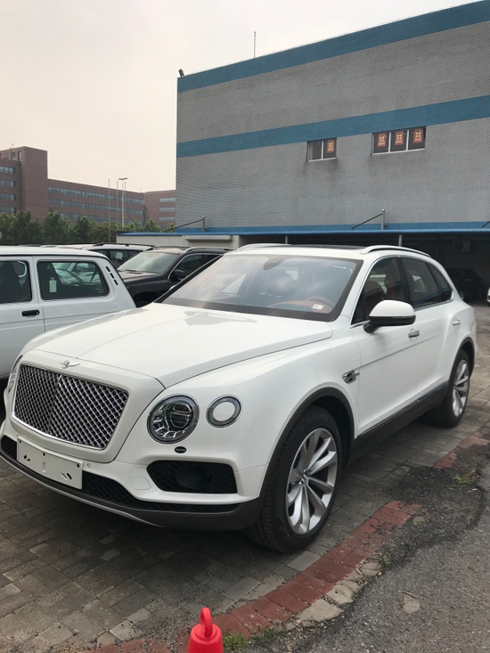 宾利添越6.0T平行进口欧规版有现车售全