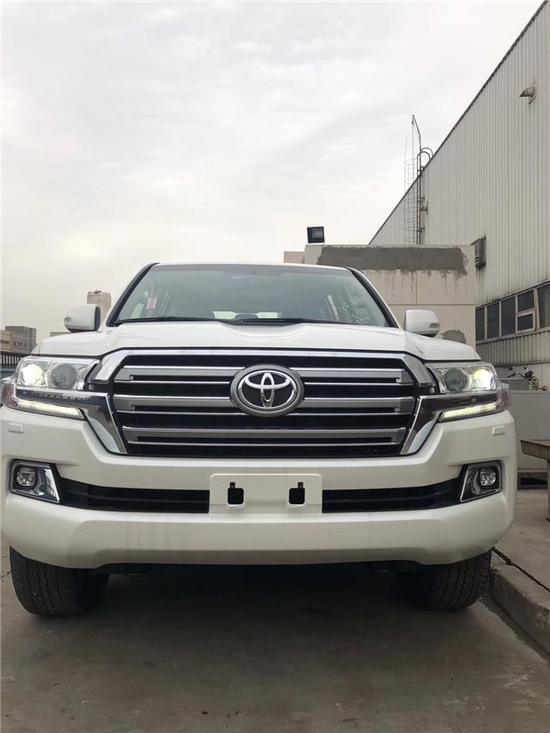 2018款丰田兰德酷路泽4000中东版降价促