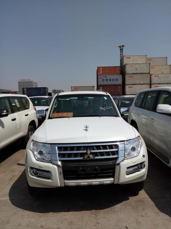 18款三菱帕杰罗颜色齐全订车有豪礼相送
