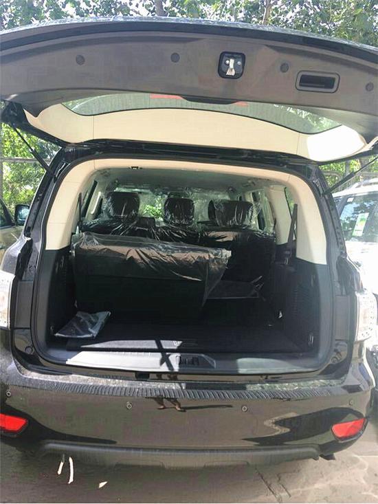 尼桑途乐4.0黑色现车特惠价五一放送中