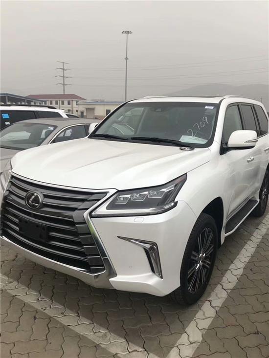 18款雷克萨斯LX570大量到店全国可分期