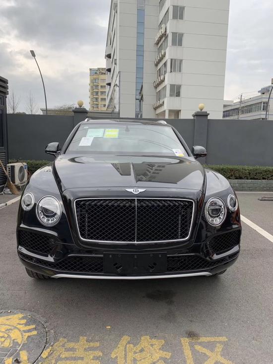 2019款宾利添越V8汽油版现车特惠全国