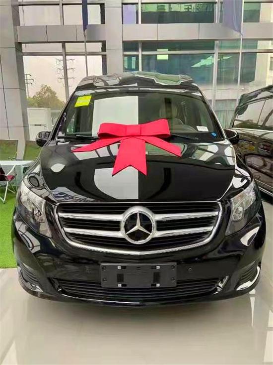 奔驰威霆改装七座商务车豪华升级