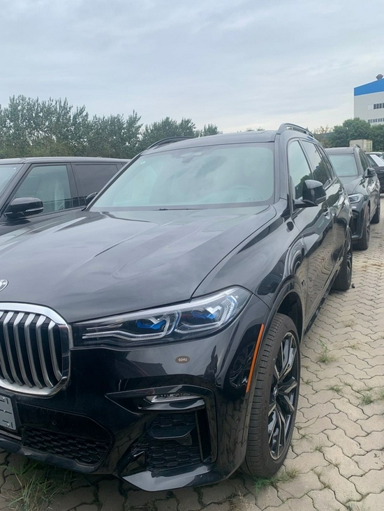 21款宝马X7现车配置价格年底促销降10万