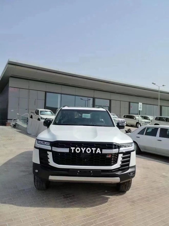 2022款丰田酷路泽LC300顶配价格港口预售