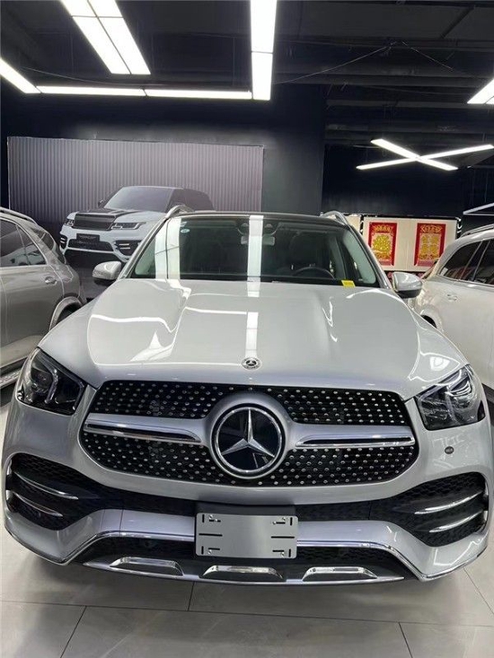 2021款奔驰GLE450墨版72万起 降价售全国