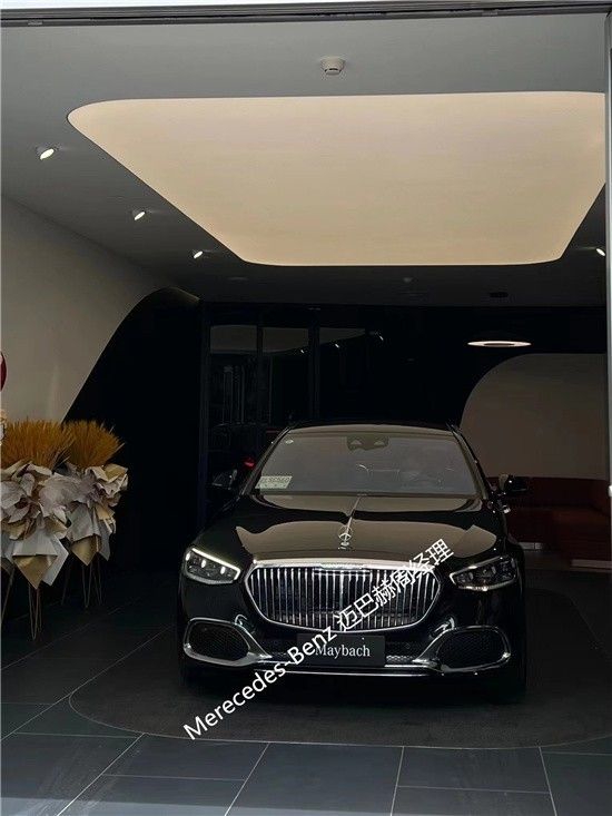 迈巴赫S580专属航空座椅更显豪华和尊贵