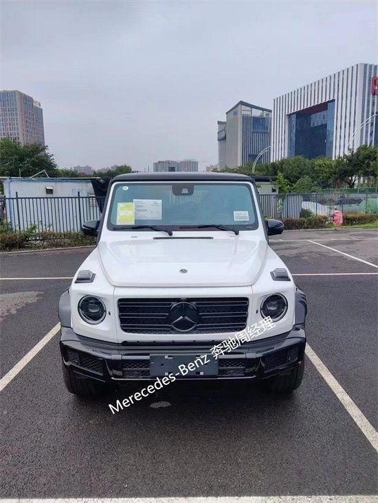 奔驰G500白红白黑加配暗夜组件报价