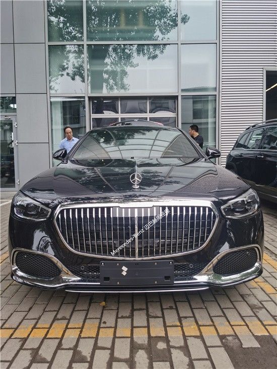 最新款迈巴赫S480黑米智慧出行大气舒适