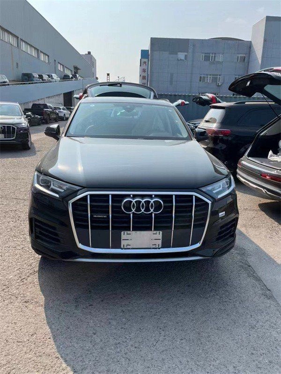 2022款奥迪Q7现车配置齐全最新报价52万