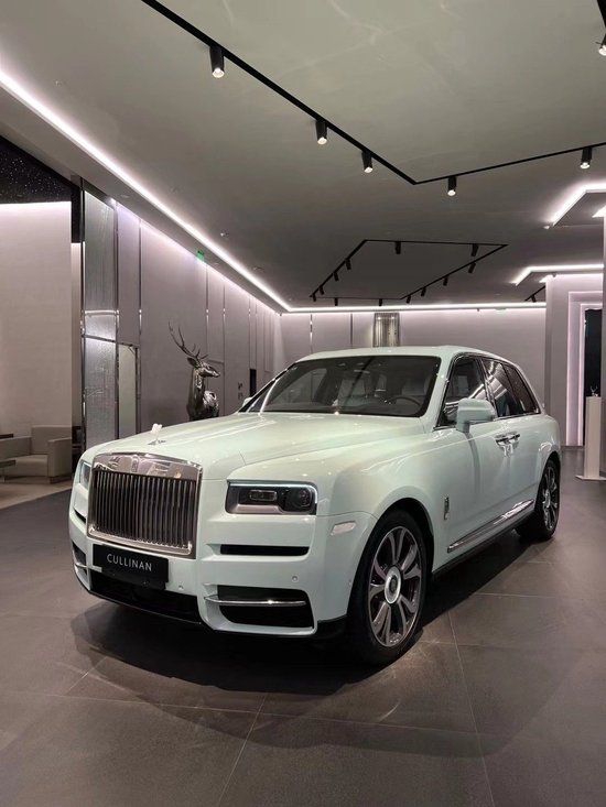 2022款劳斯莱斯库里南现车配置降价提车