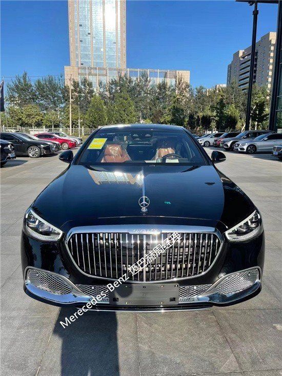 2023款迈巴赫S680拥有5.47米的修长车身