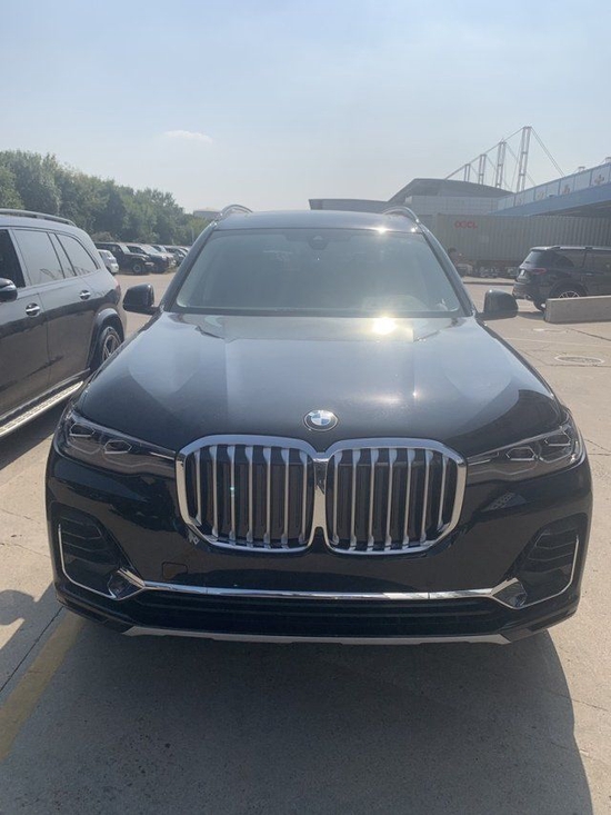 2022款宝马X7美规版配置表起售价89万起