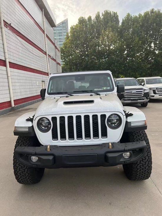 牧马人392全国最低价180万起售全国落户