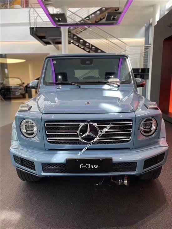 2023款奔驰G500瓷器蓝享受与众不同气质