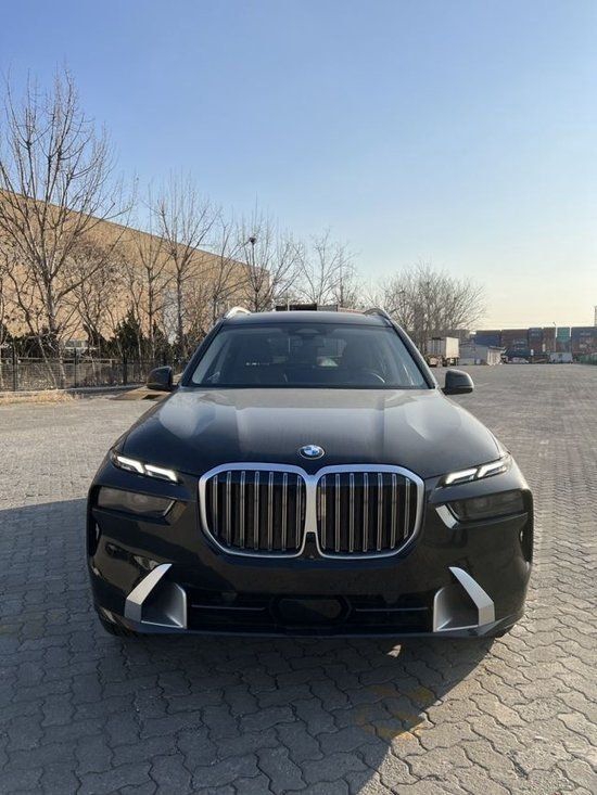 2023款宝马X7精益豪华跌破90余万可分期