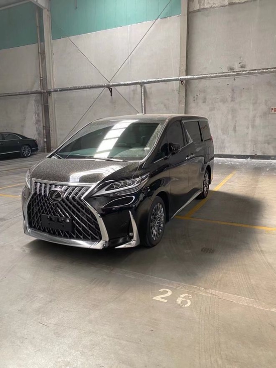 2022款雷克萨斯LM350顶级商务车优惠价