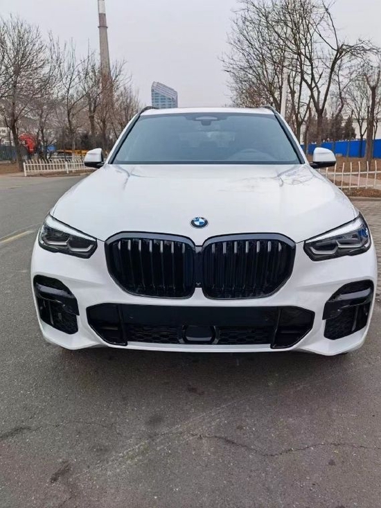 2022款宝马X5现车畅销65万起售数量充足
