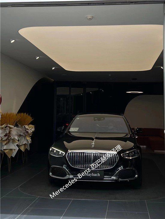 豪华座驾2023款迈巴赫S580黑棕北京现车