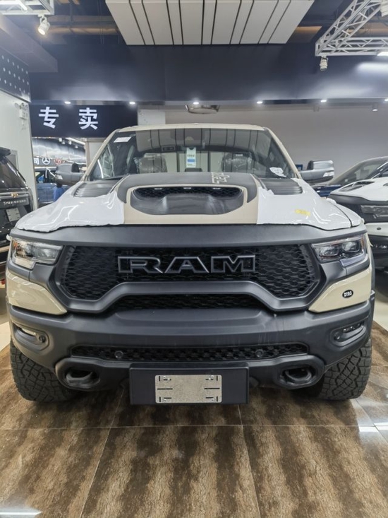 2023款道奇公羊霸王龙6.2T皮卡直降十万