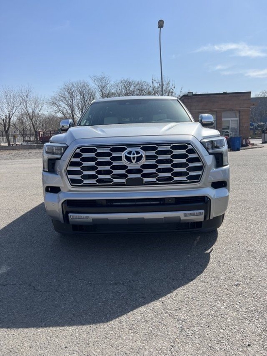 2023款丰田红杉3.5T顶点现车优惠极了