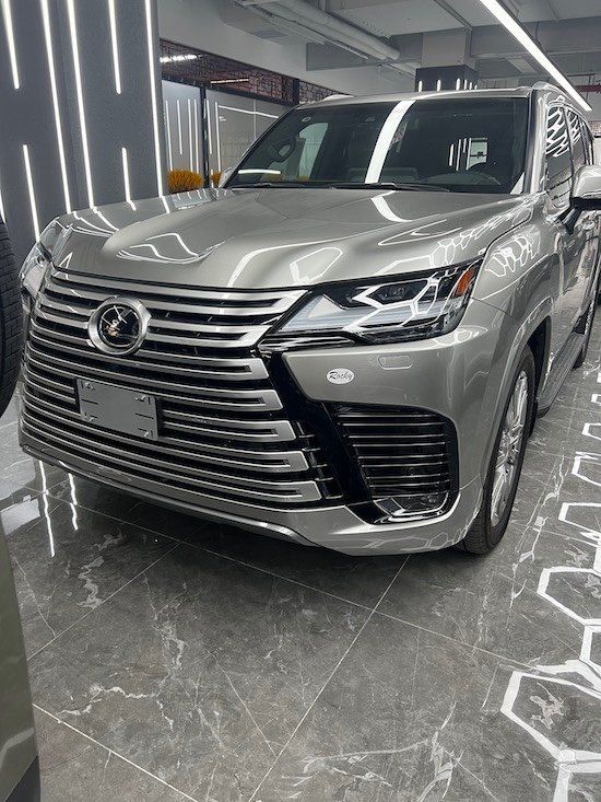 23款雷克萨斯LX600中东版高配港口现车