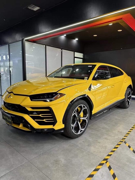 兰博基尼Urus 展厅现车大促销298万起售