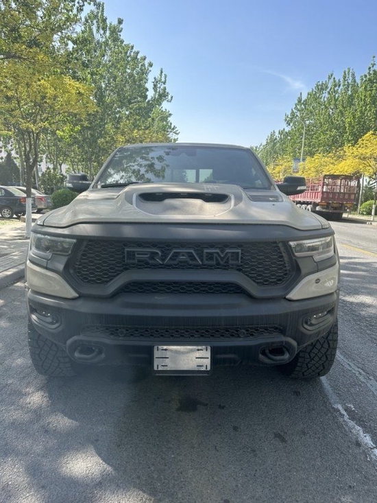 22款道奇霸王龙6.2喷砂版西安直降36万