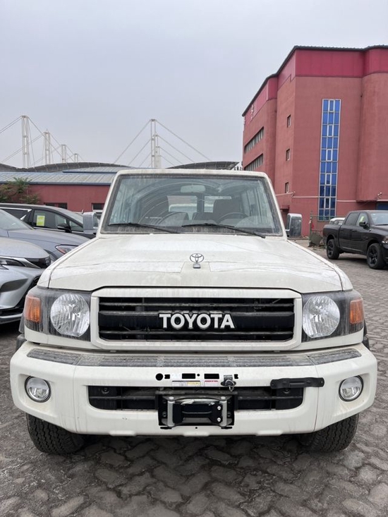 2023款丰田酷路泽LC71硬派越野车出售