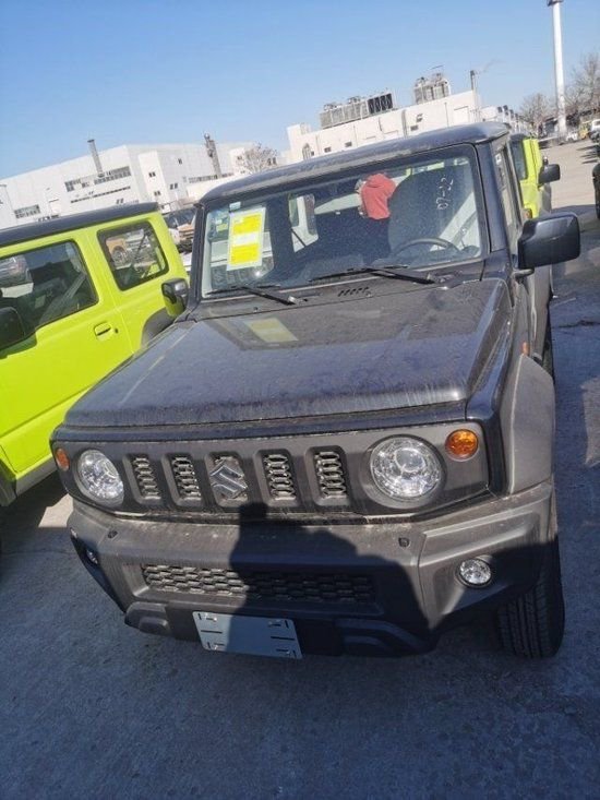 22款铃木吉姆尼1.5L 墨版现车19万起售