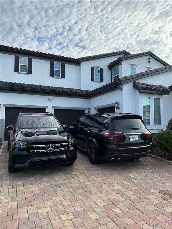 23款奔驰GLS450价格 店内现车102万起