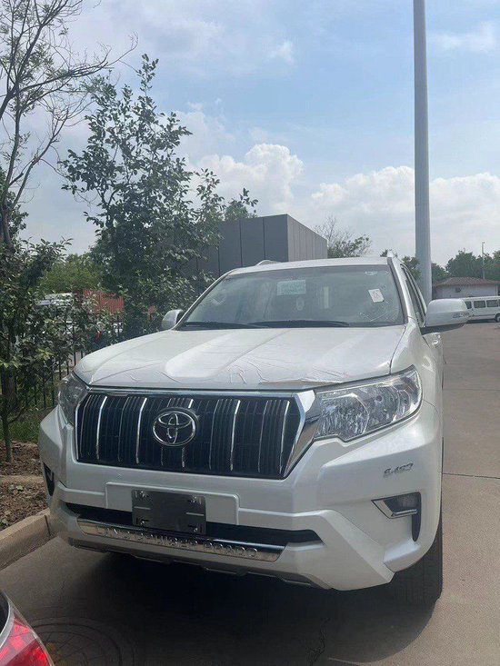 丰田霸道2800柴油报价及图片配置