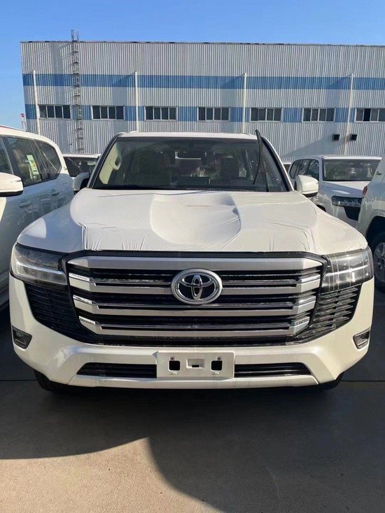 23款国六酷路泽4000大批现车最低价优惠