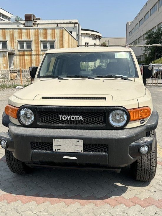 新款丰田FJ酷路泽价格60多万提现车国六