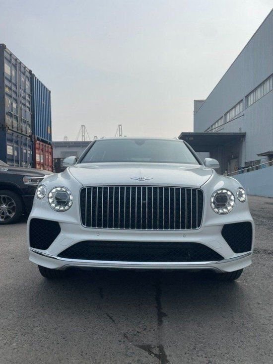 23款宾利添越4.0T长轴 首付75万提回家