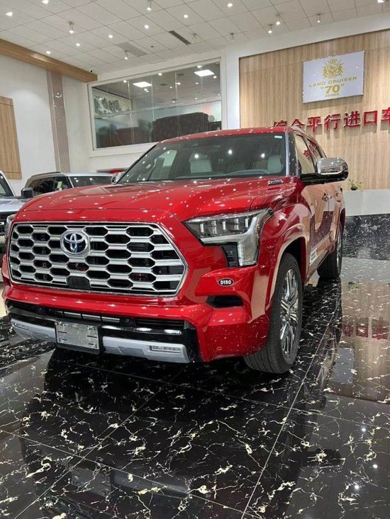 23款丰田红杉现车3.5T混动低至95万起