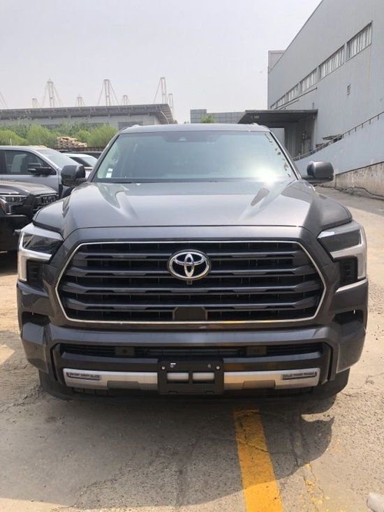 23款丰田红杉3.5T混动国六现车95万最低