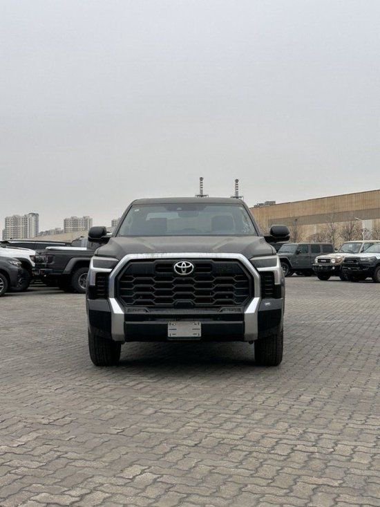 2023款丰田坦途3.5T动力 现车40多万促销