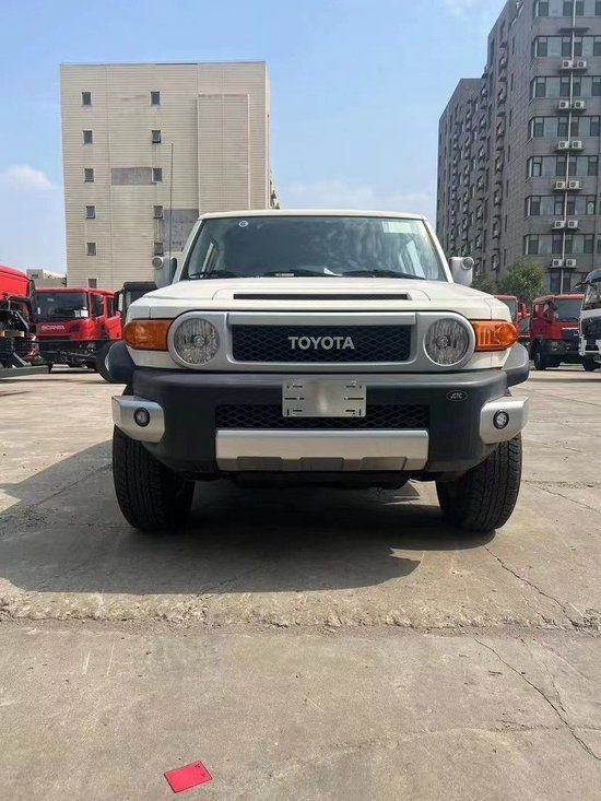 2023款丰田FJ酷路泽现车55万起售畅销