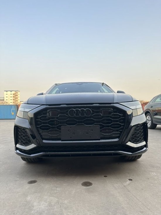 新旗舰SUV奥迪Q8RS版本现车售价79.8万