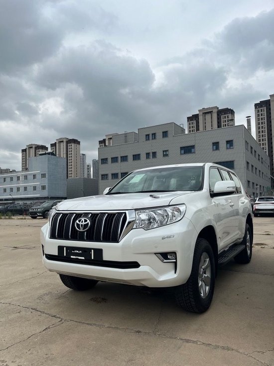 23款中东霸道4000EXR 8月报价65万优惠