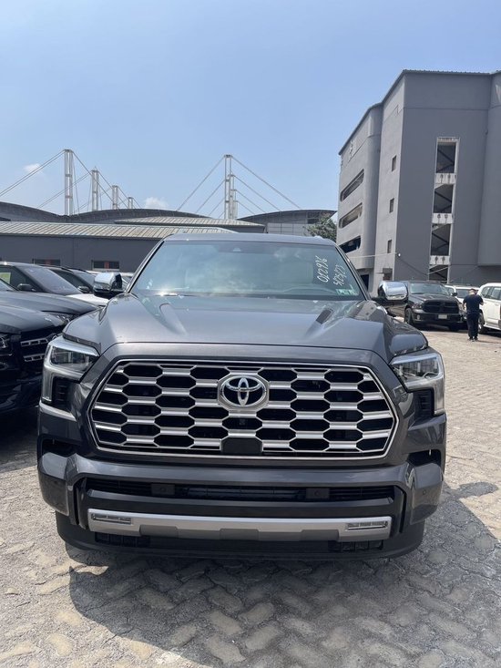 23款丰田红杉3.5T顶点版降价 支持分期