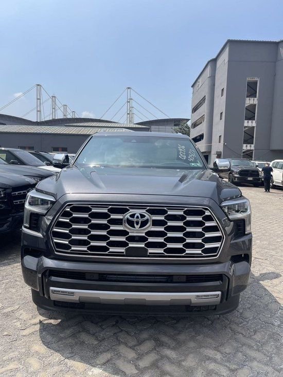 2023款丰田红杉3.5T对比LC300 优势如何