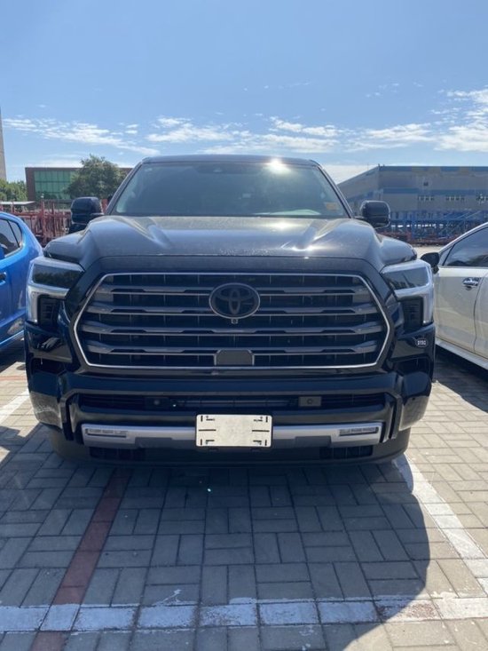 23款丰田红杉3.5T混动现车港口最低95万