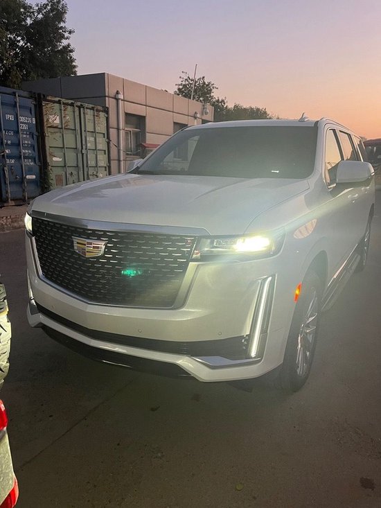 23款凯雷德6.2L汽油豪华版仅售160余万